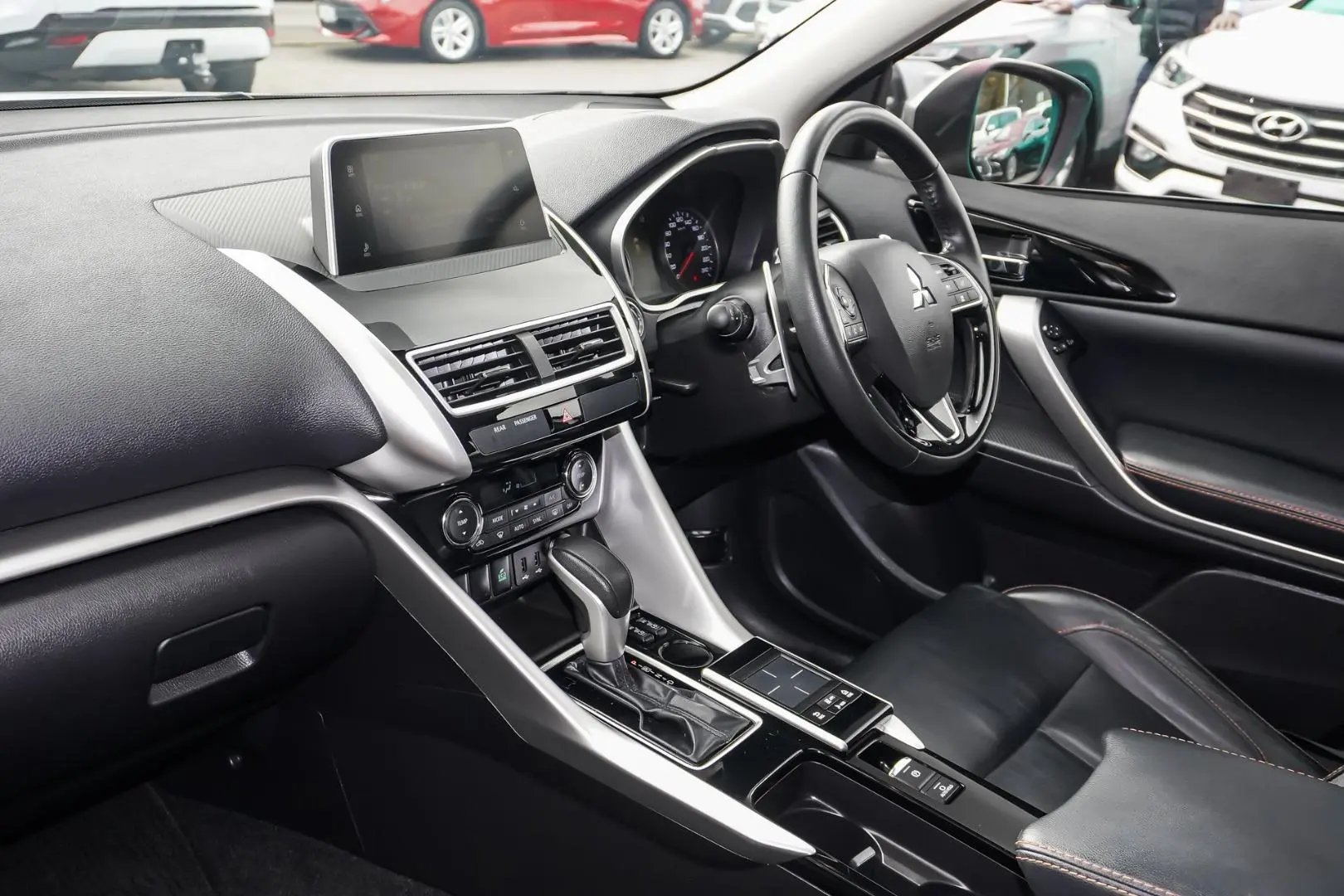 2018 Mitsubishi Eclipse Cross Gallery Image 11