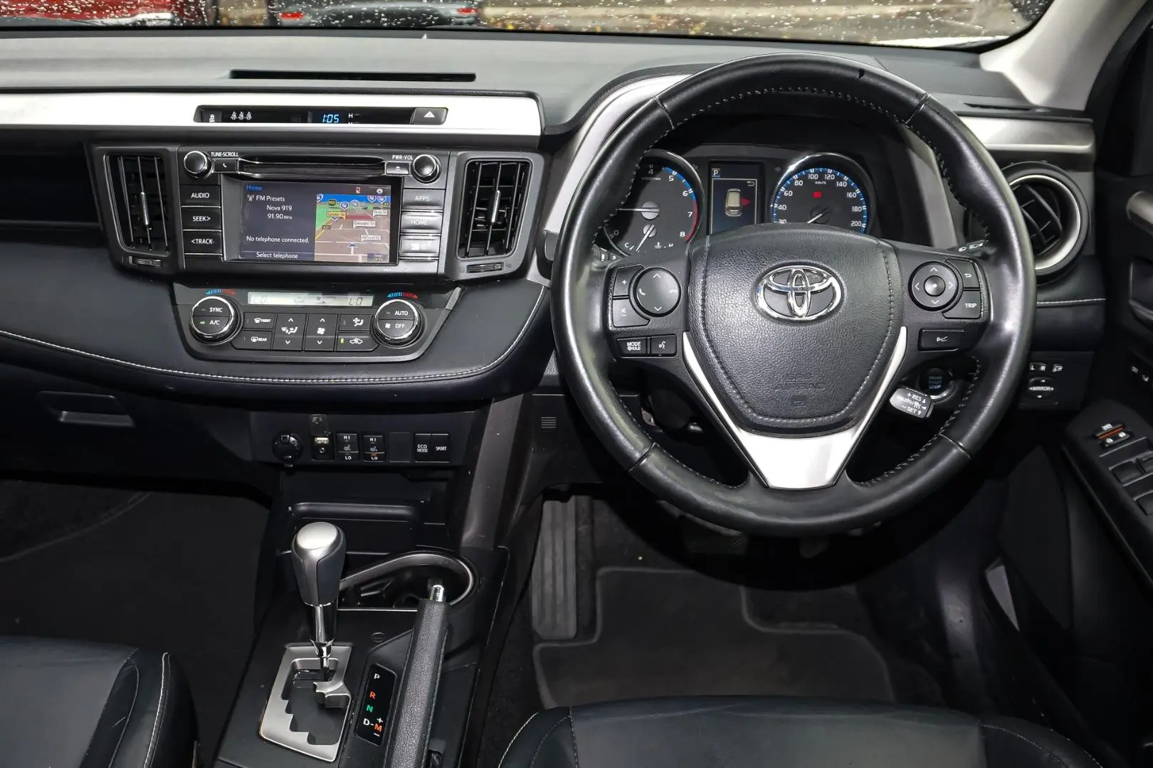 2018 Toyota RAV4 Gallery Image 9