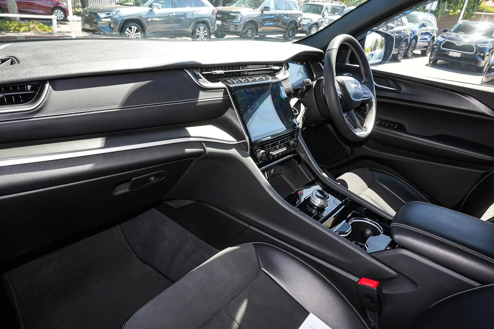 2023 Jeep Grand Cherokee Gallery Image 11