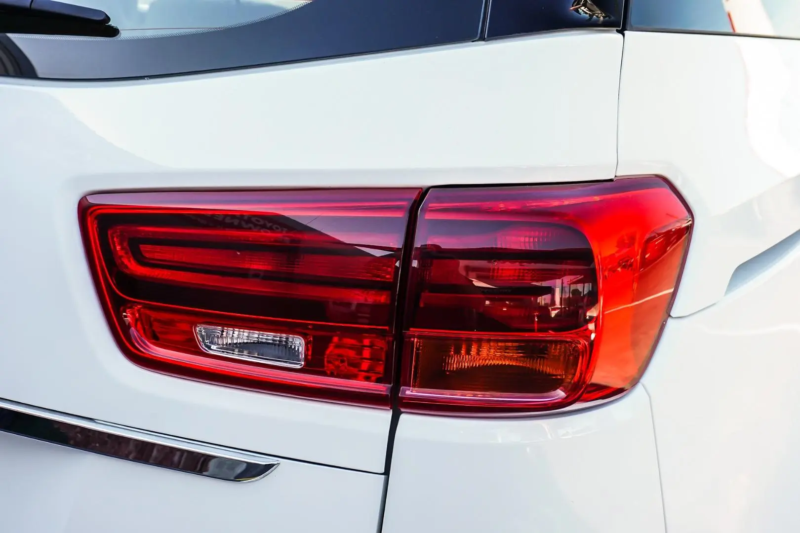 2020 Kia Carnival Gallery Image 13