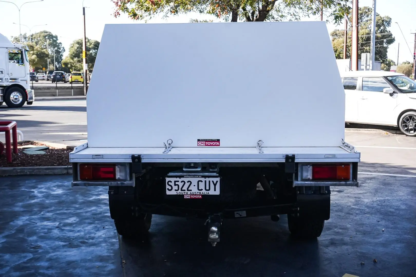 2018 Toyota Hilux Gallery Image 6