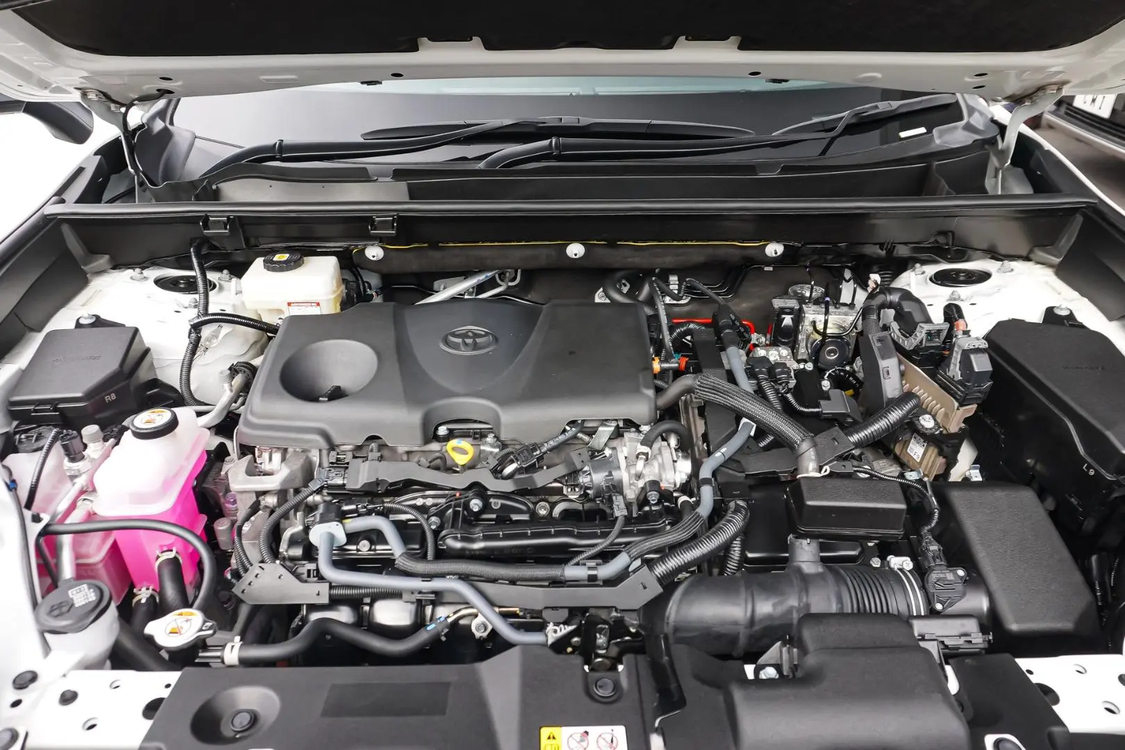 2024 Toyota RAV4 Gallery Image 24