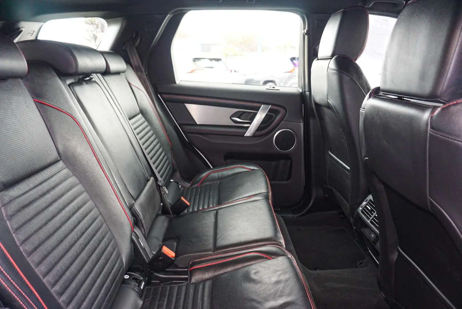 2021 Land Rover Discovery Sport Gallery Image 9