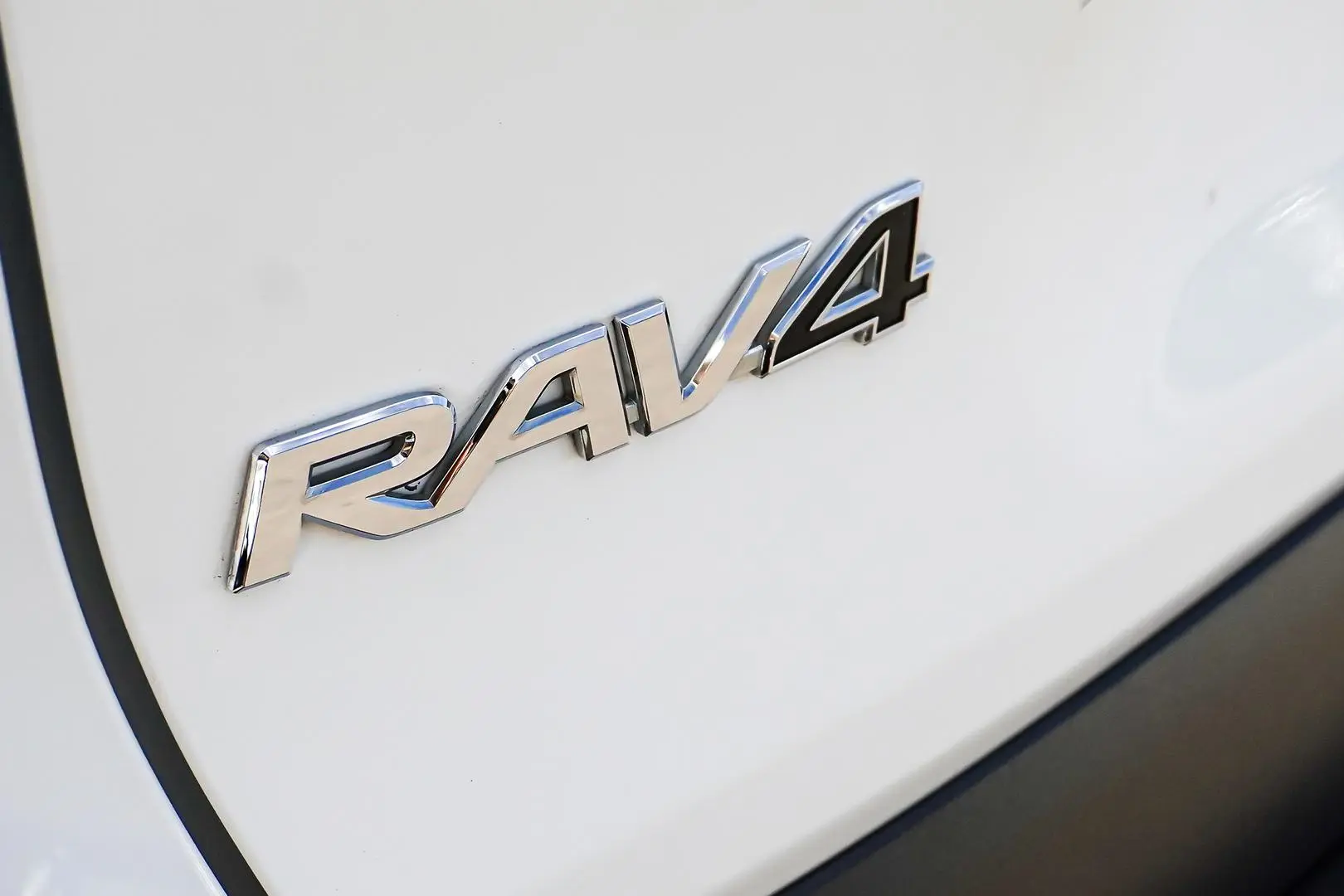2020 Toyota RAV4 Gallery Image 16