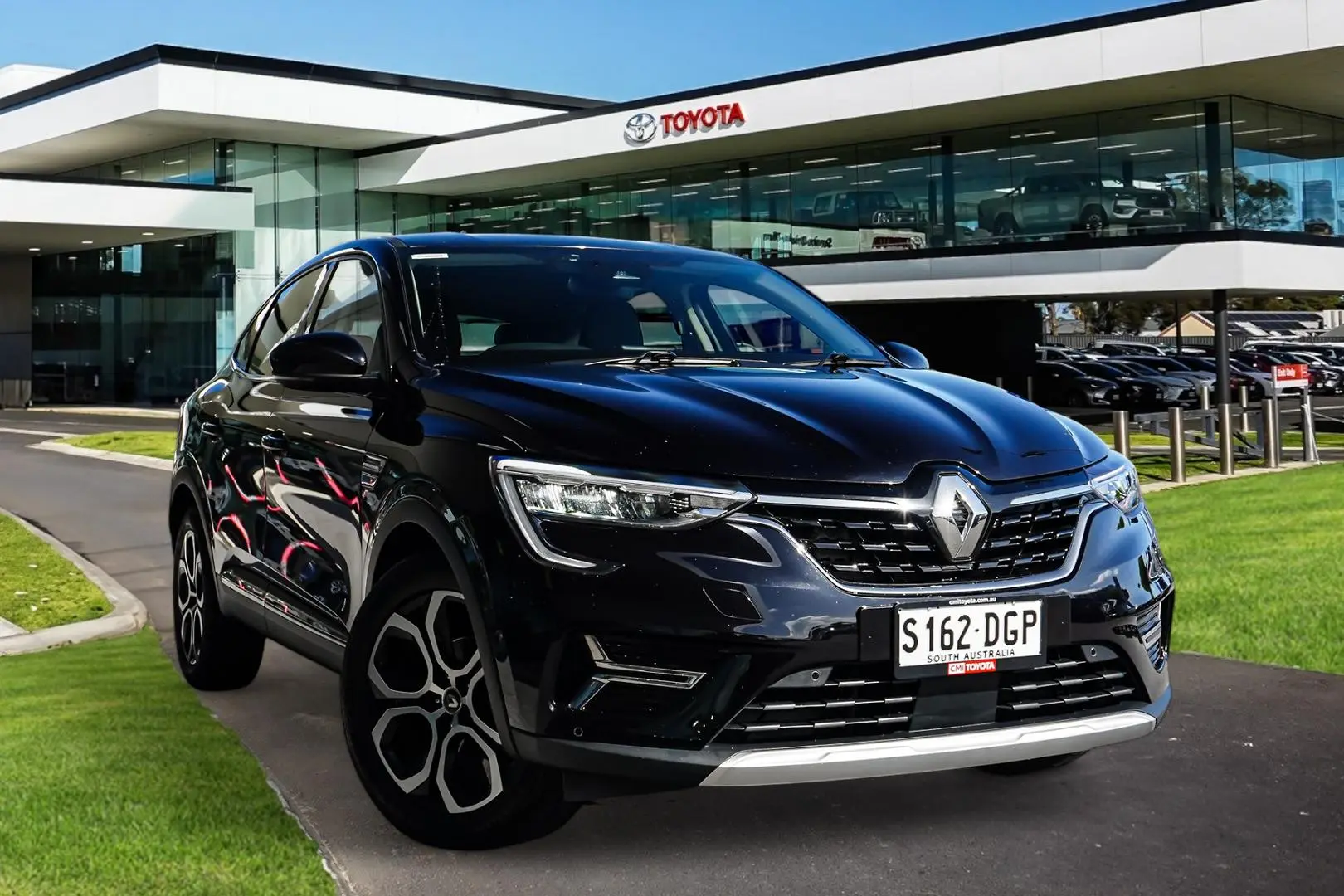 2022 Renault Arkana Gallery Image 1