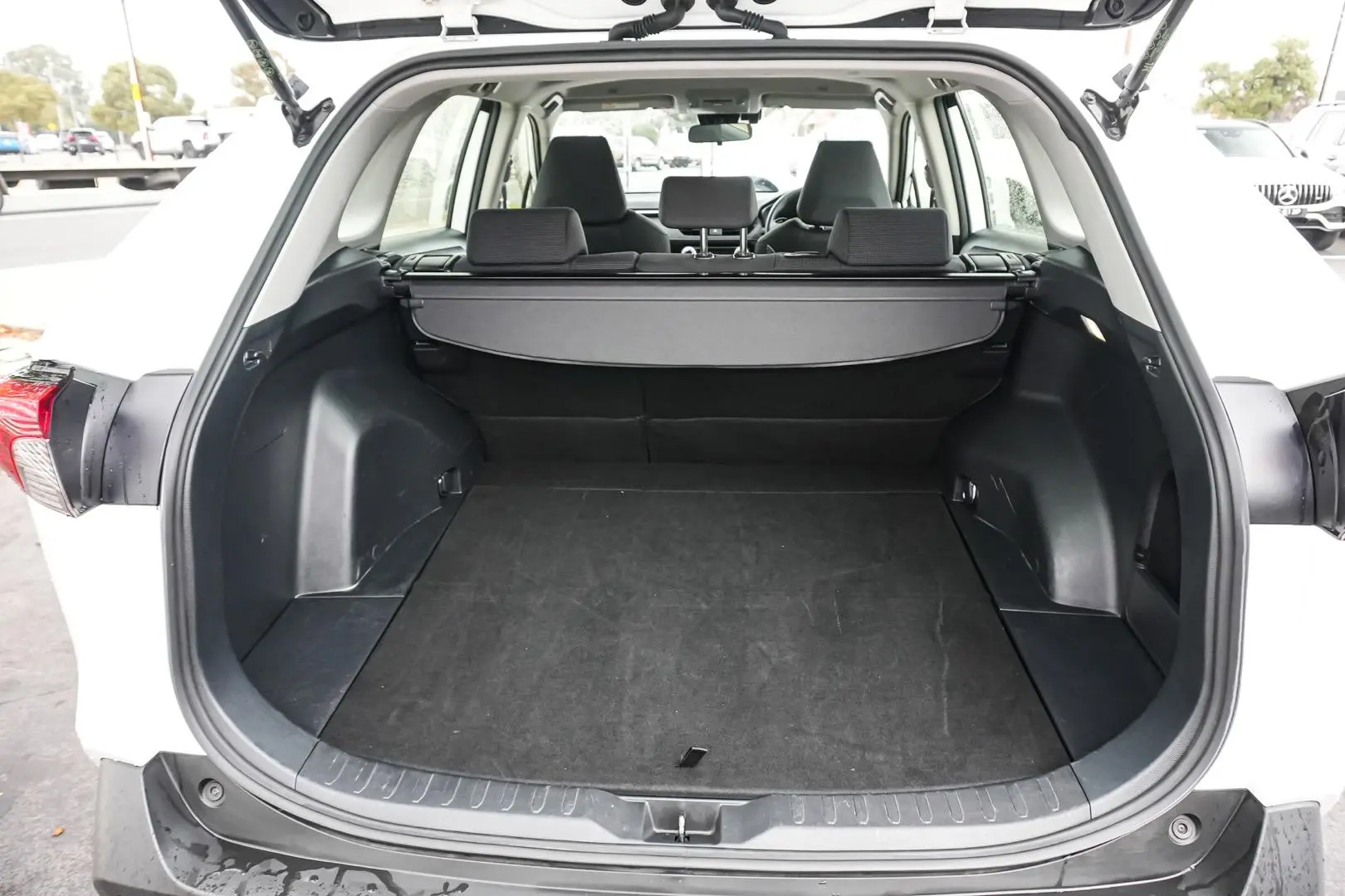 2024 Toyota RAV4 Gallery Image 11