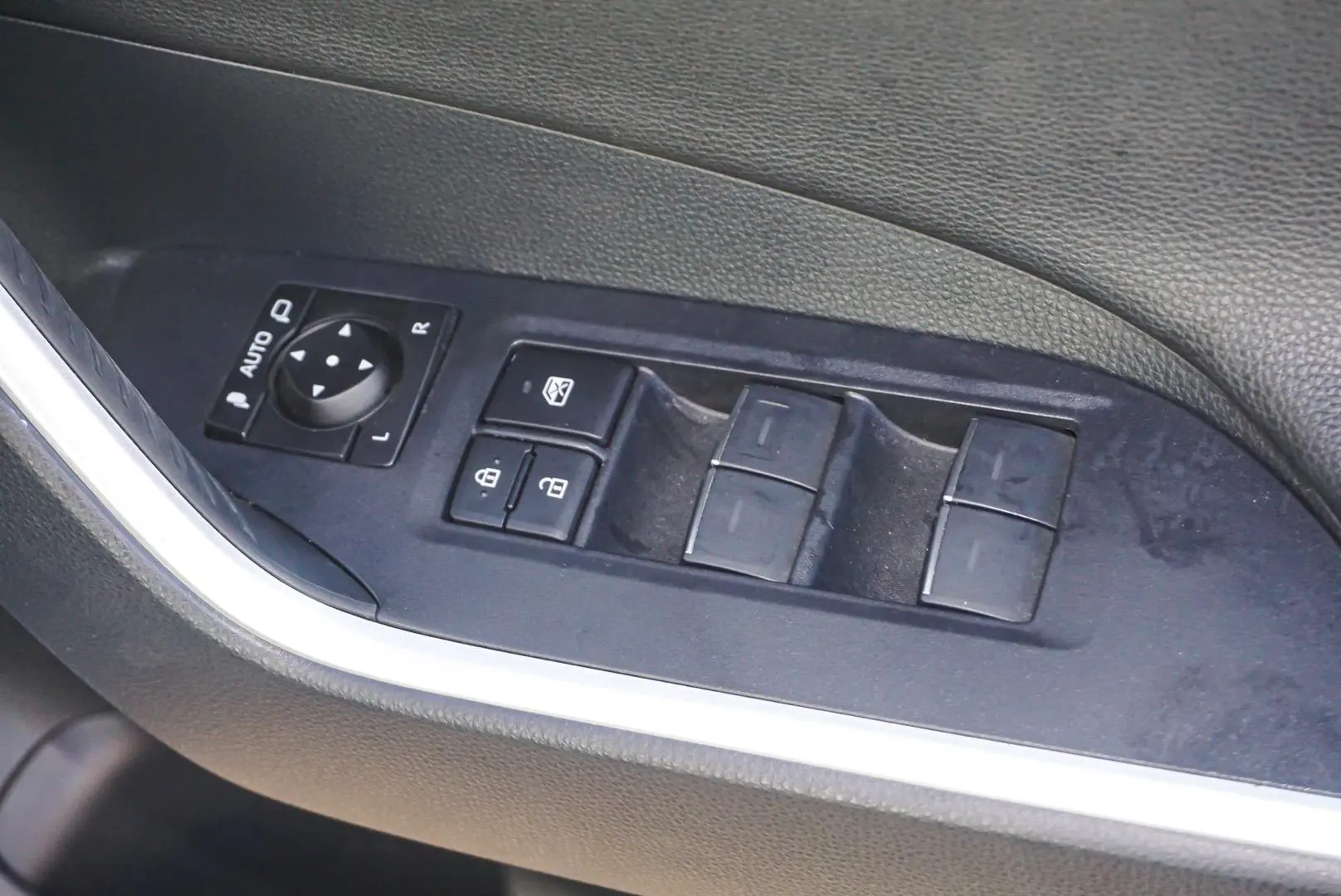 2022 Toyota RAV4 Gallery Image 20