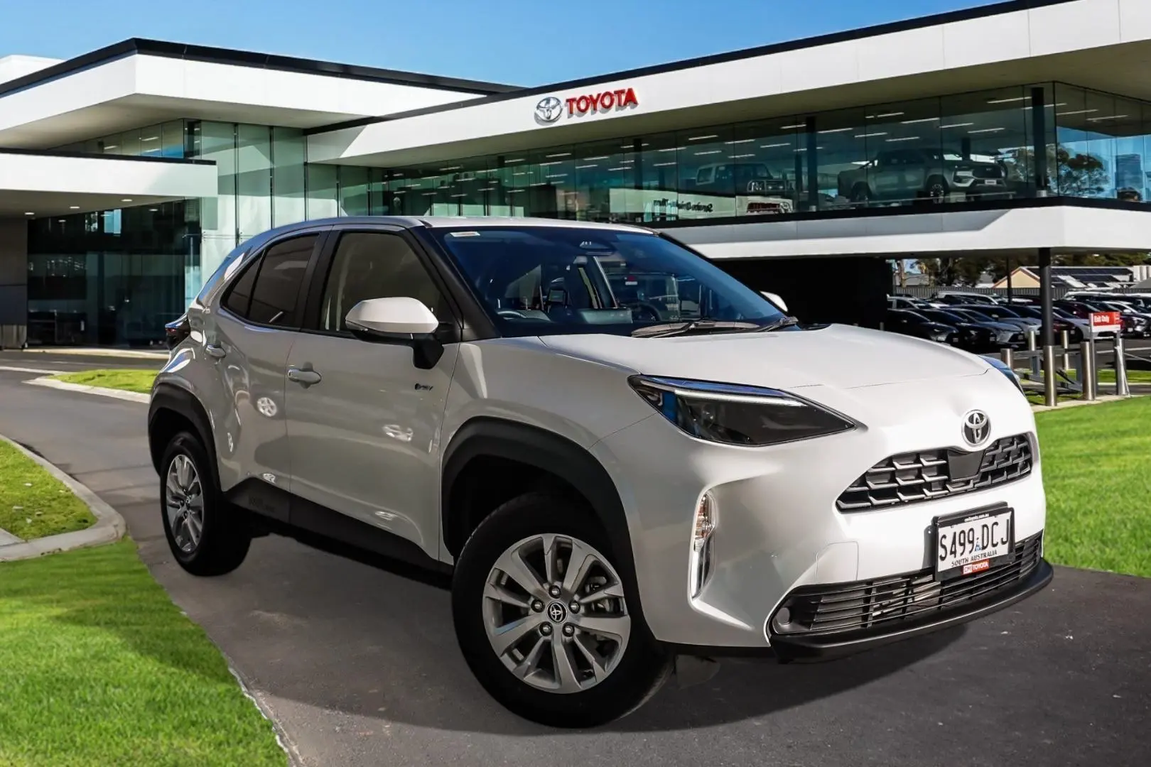 2024 Toyota Yaris Cross Gallery Image 1