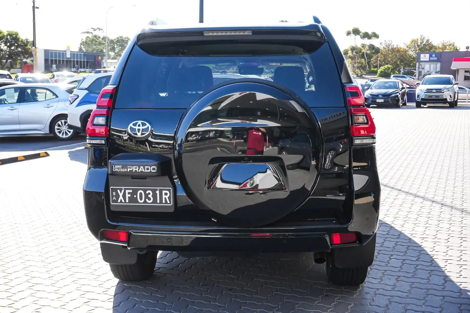 2023 Toyota Landcruiser Prado Gallery Image 6