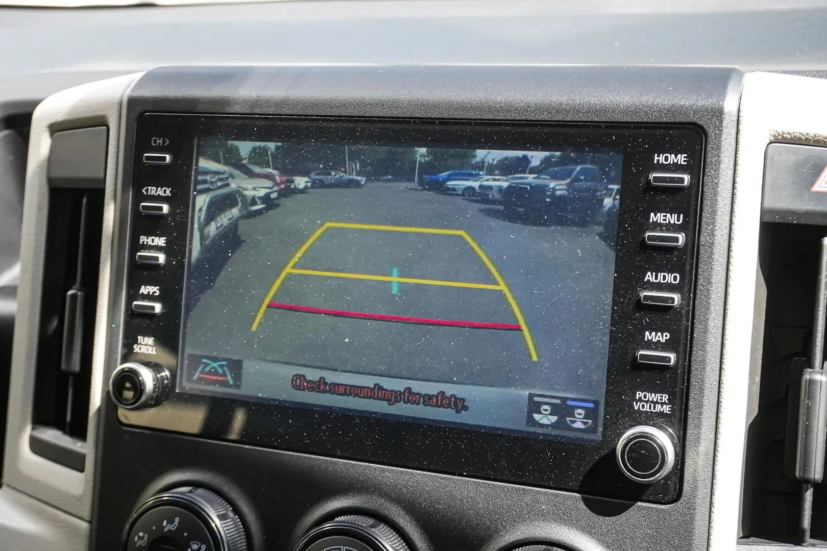 2020 Toyota Hiace Gallery Image 22