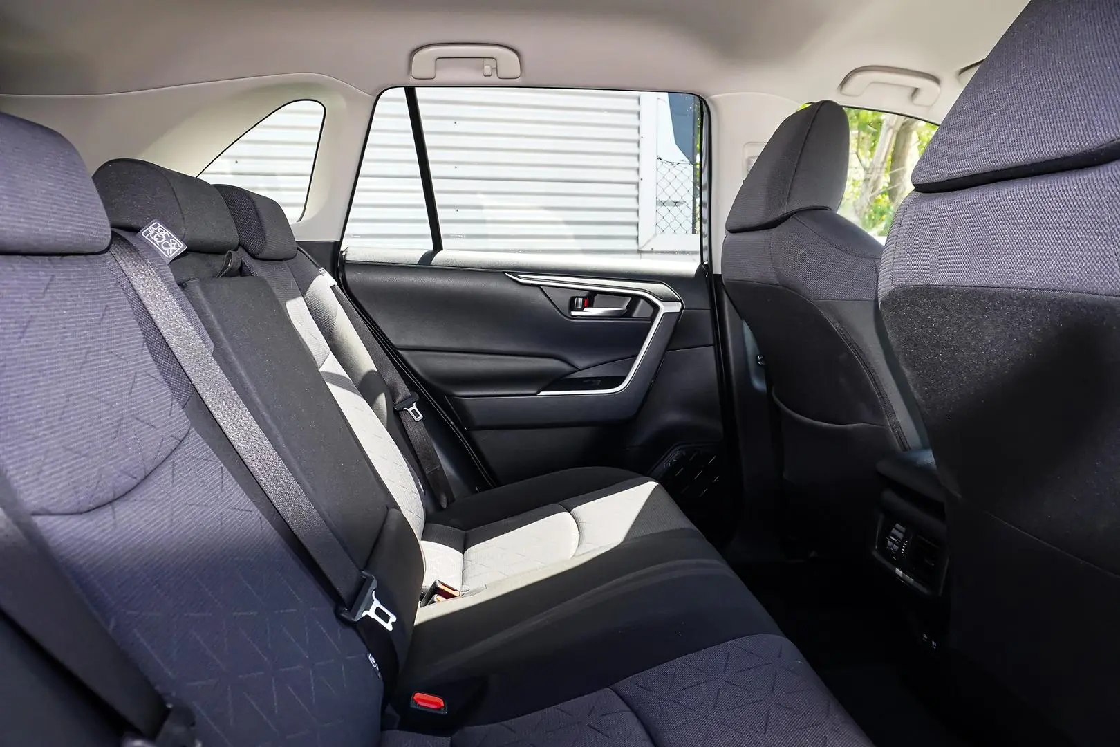 2020 Toyota RAV4 Gallery Image 8