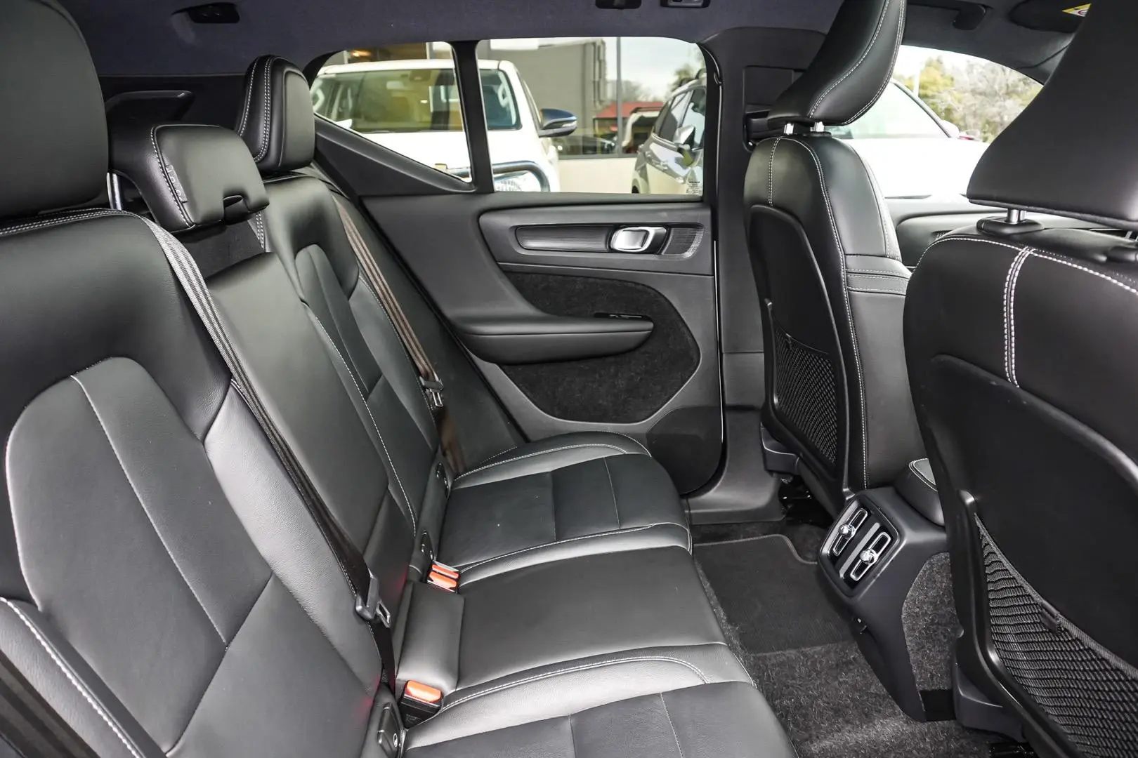 2020 Volvo XC40 Gallery Image 8
