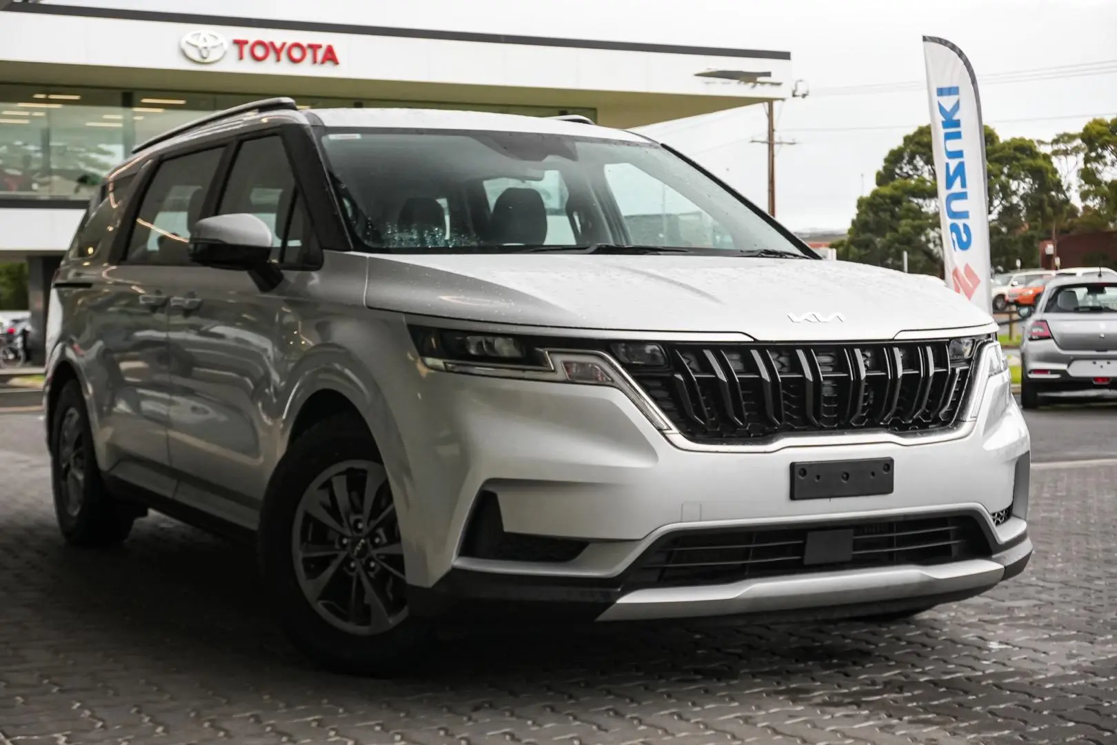 2022 Kia Carnival Gallery Image 2