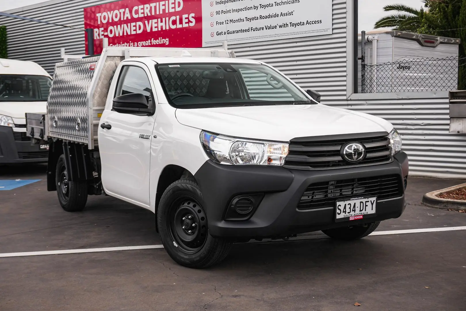 2025 Toyota Hilux Gallery Image 2