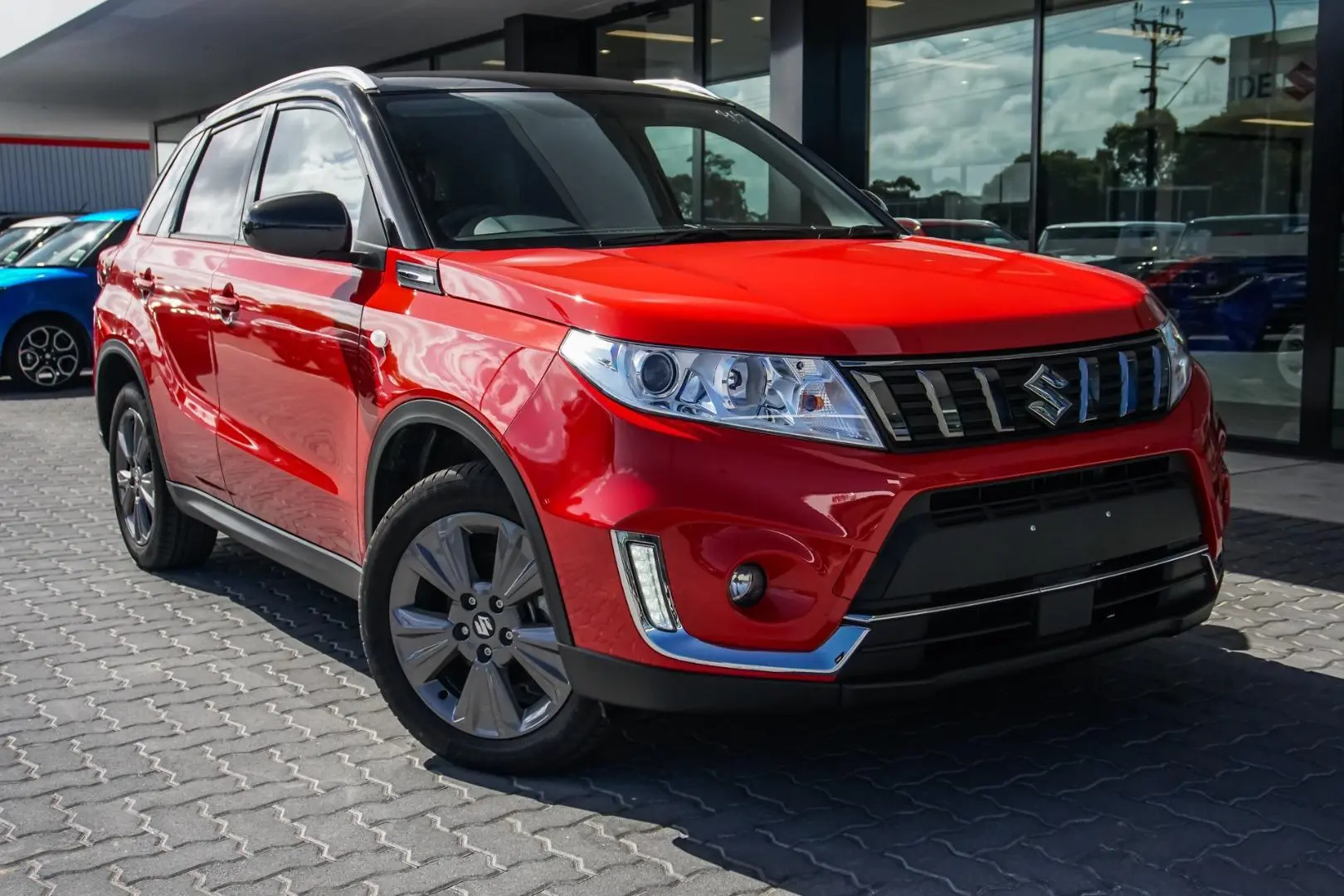 2023 Suzuki Vitara Gallery Image 1