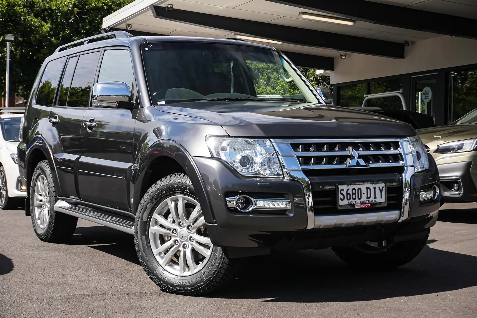 2017 Mitsubishi Pajero GLS (S680DIY) Image 1