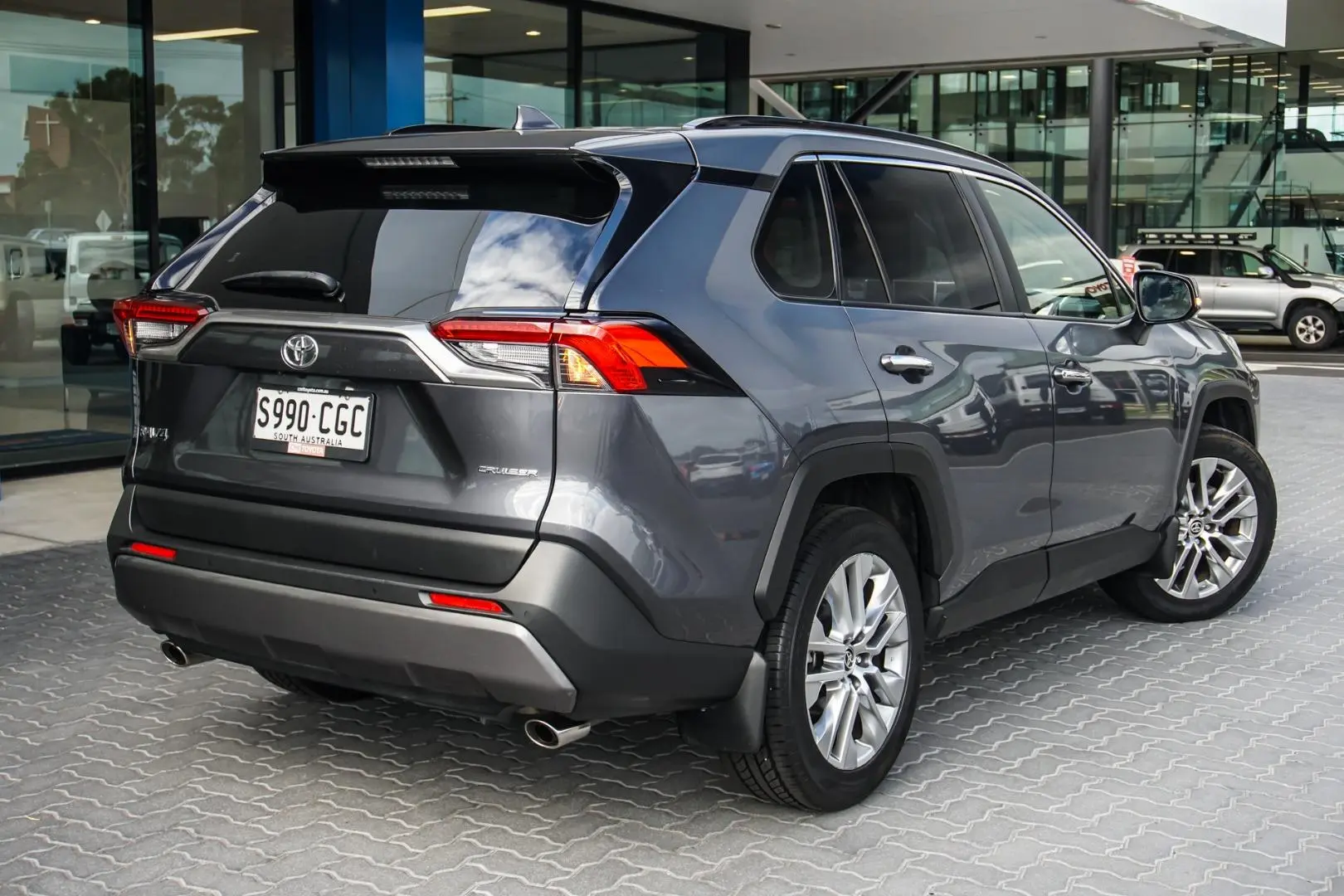 2020 Toyota Rav4 Gallery Image 2