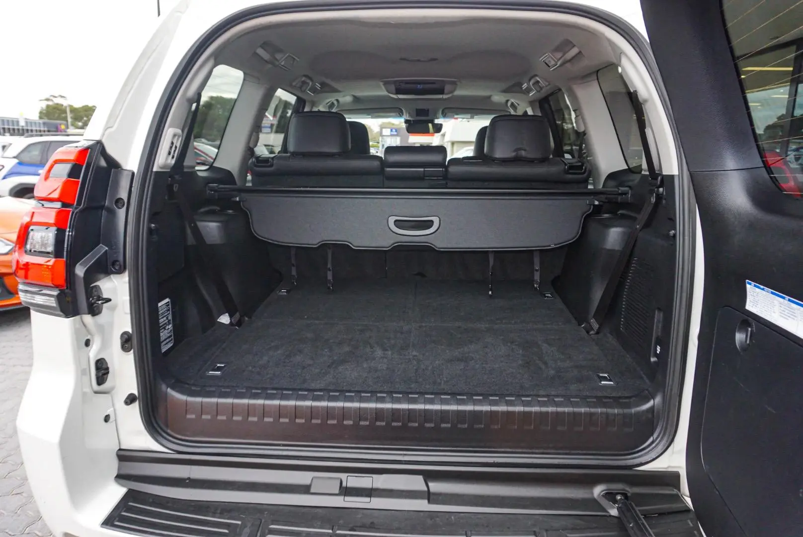 2021 Toyota Landcruiser Prado Gallery Image 11