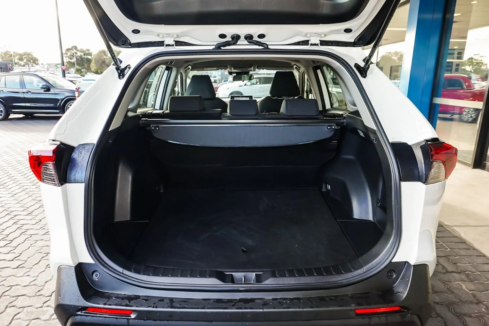 2021 Toyota RAV4 Gallery Image 10