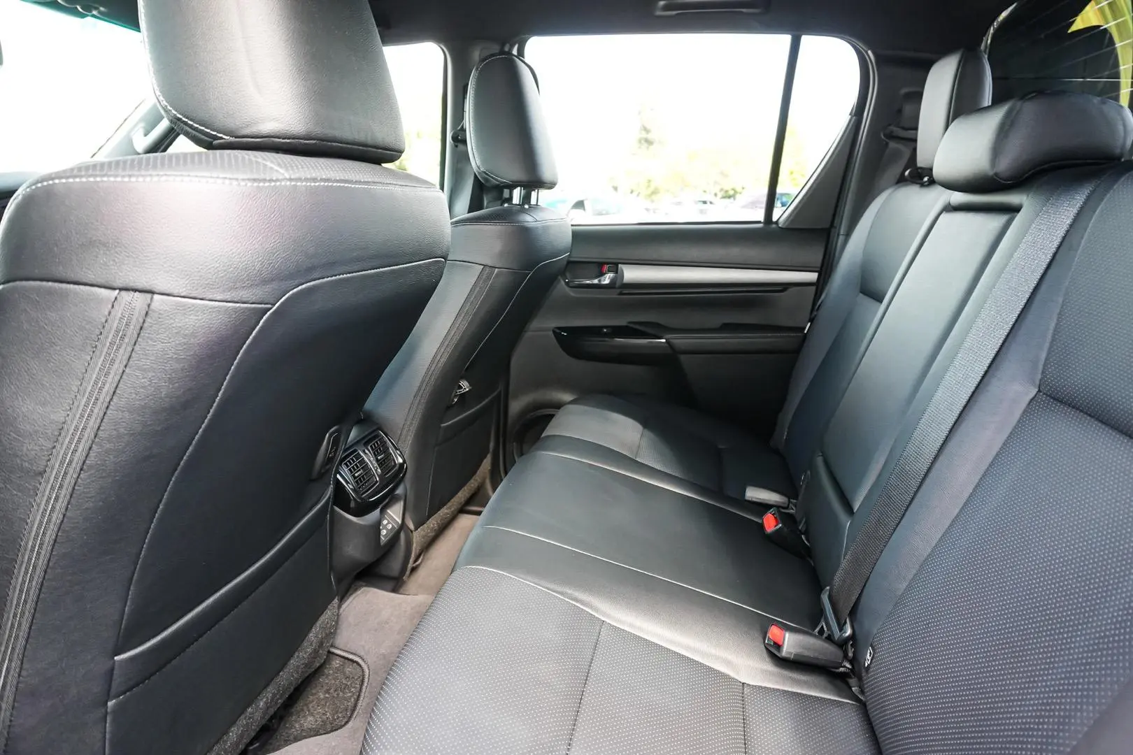 2024 Toyota Hilux Gallery Image 13