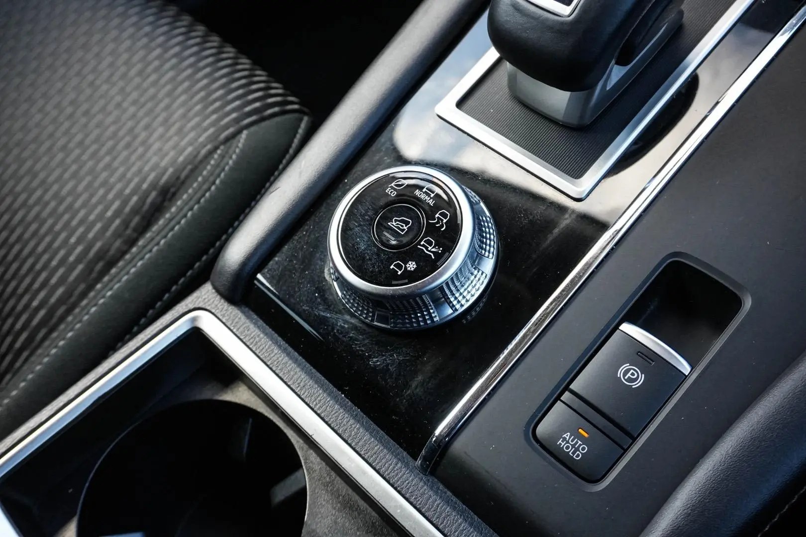 2024 Mitsubishi Outlander Gallery Image 18