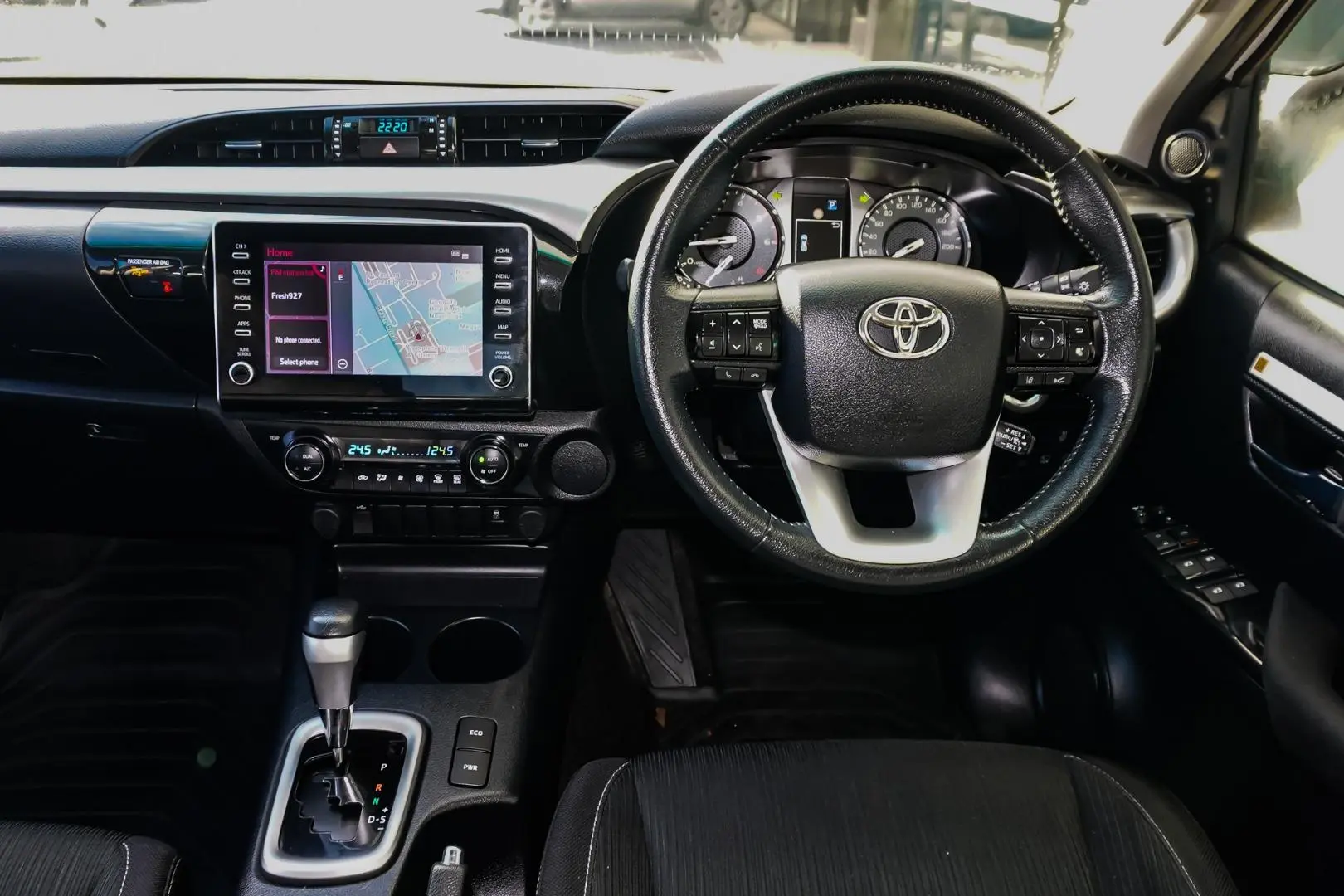 2022 Toyota Hilux Gallery Image 9