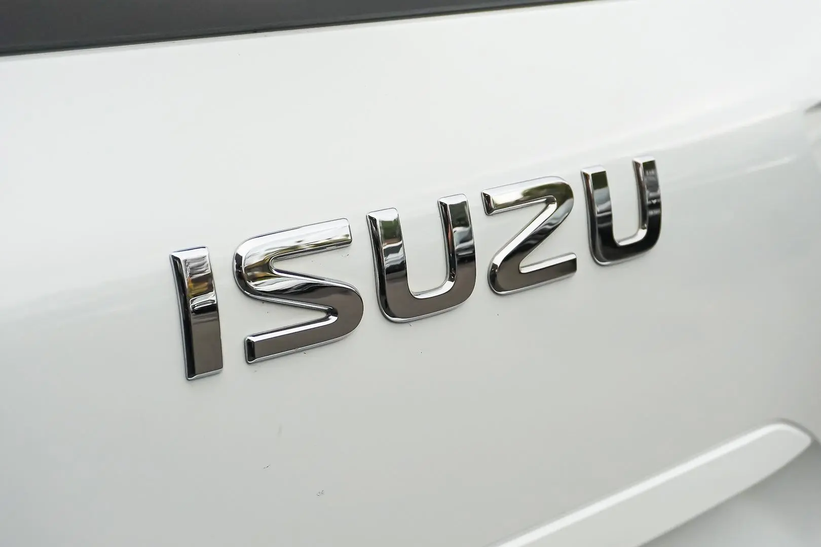 2022 Isuzu MU-X Gallery Image 16