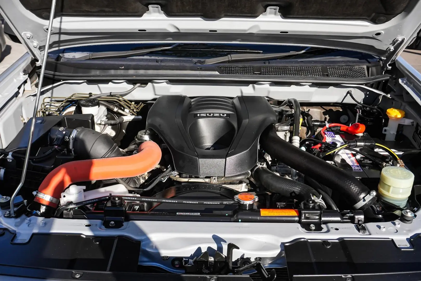 2018 Isuzu D-MAX Gallery Image 26
