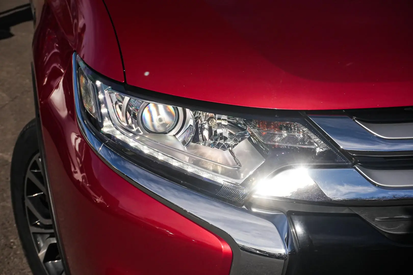 2018 Mitsubishi Outlander Gallery Image 12