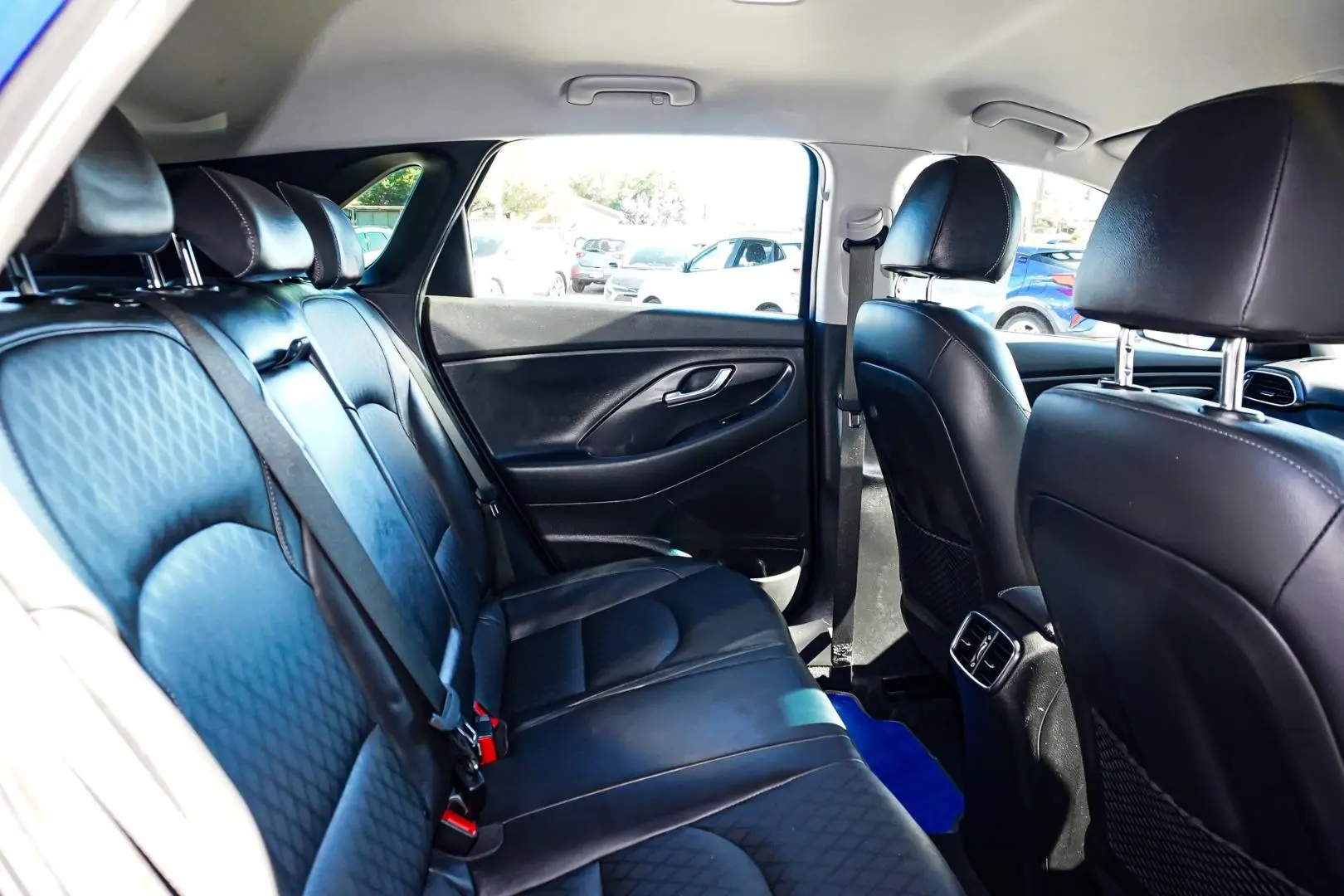 2022 Hyundai i30 Gallery Image 8