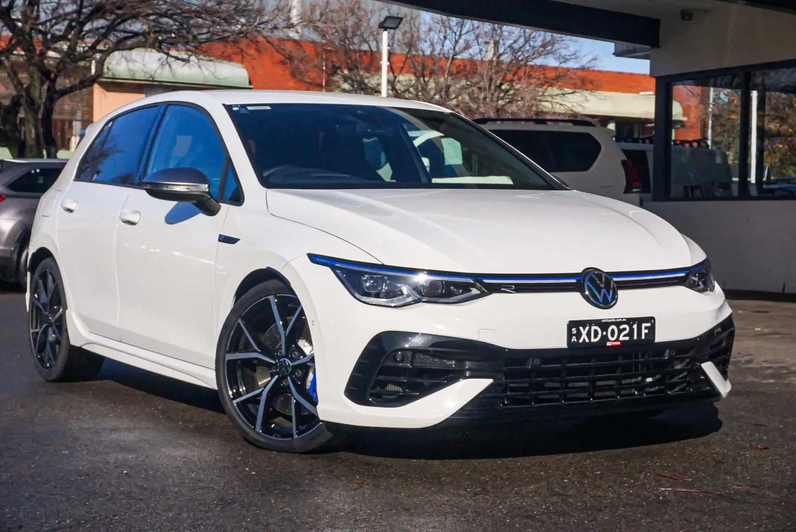 2023 Volkswagen Golf Gallery Image 2