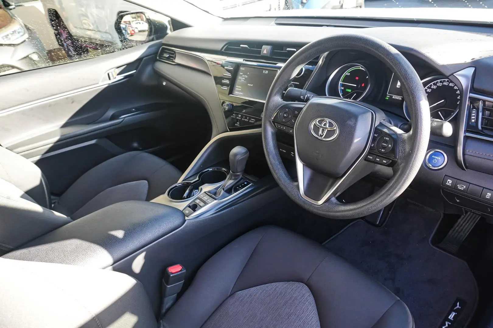 2019 Toyota Camry Gallery Image 7