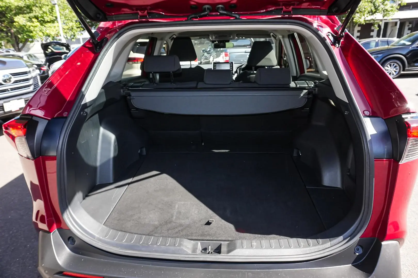 2022 Toyota RAV4 Gallery Image 11