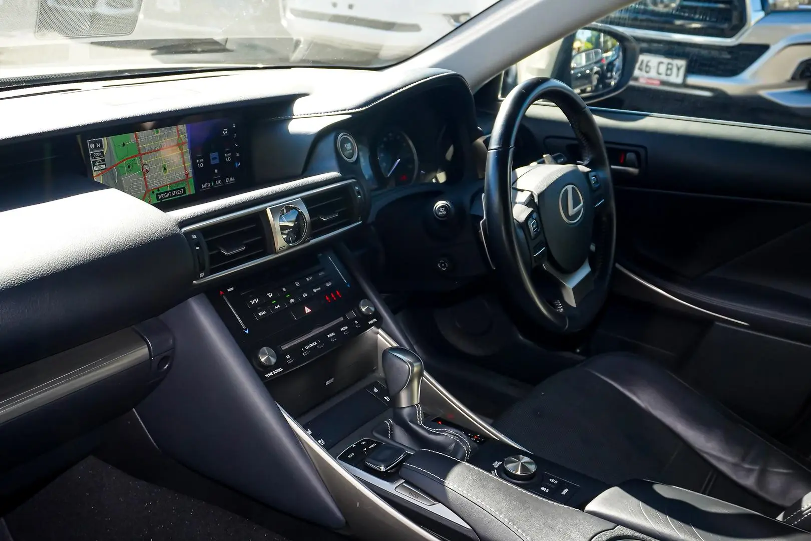 2018 Lexus IS Gallery Image 9