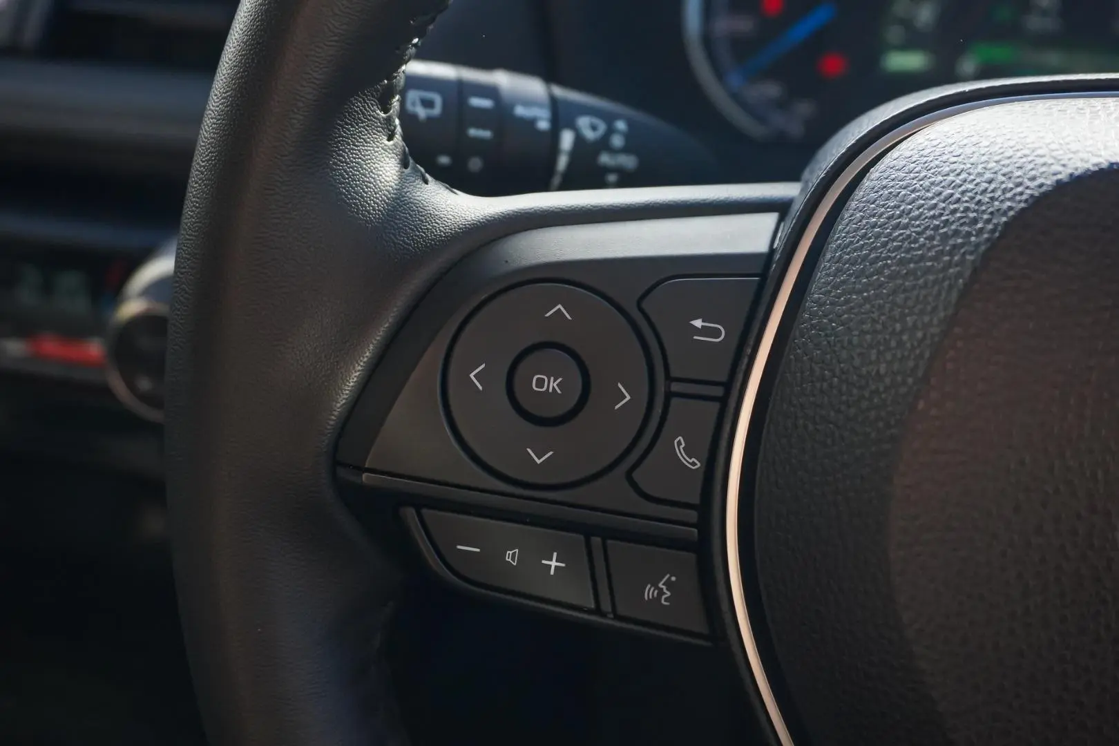2025 Toyota RAV4 Gallery Image 19