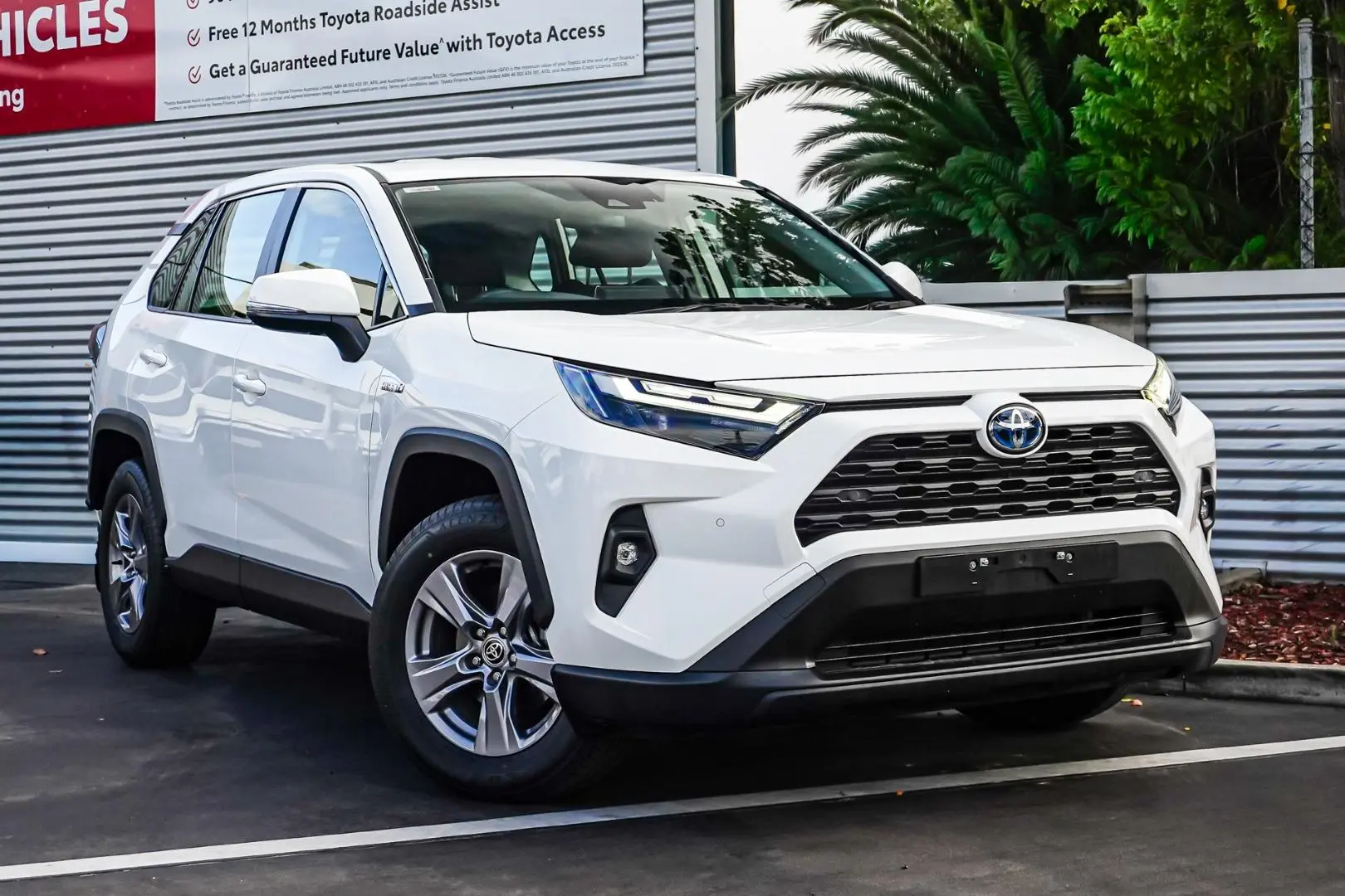2022 Toyota RAV4 Gallery Image 2