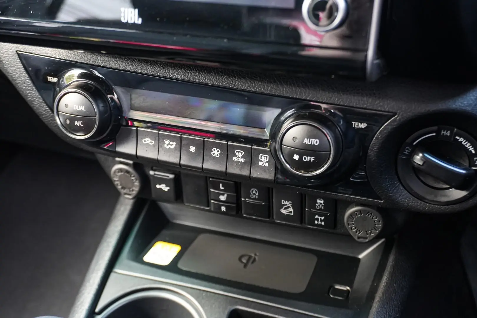 2024 Toyota Hilux Gallery Image 21