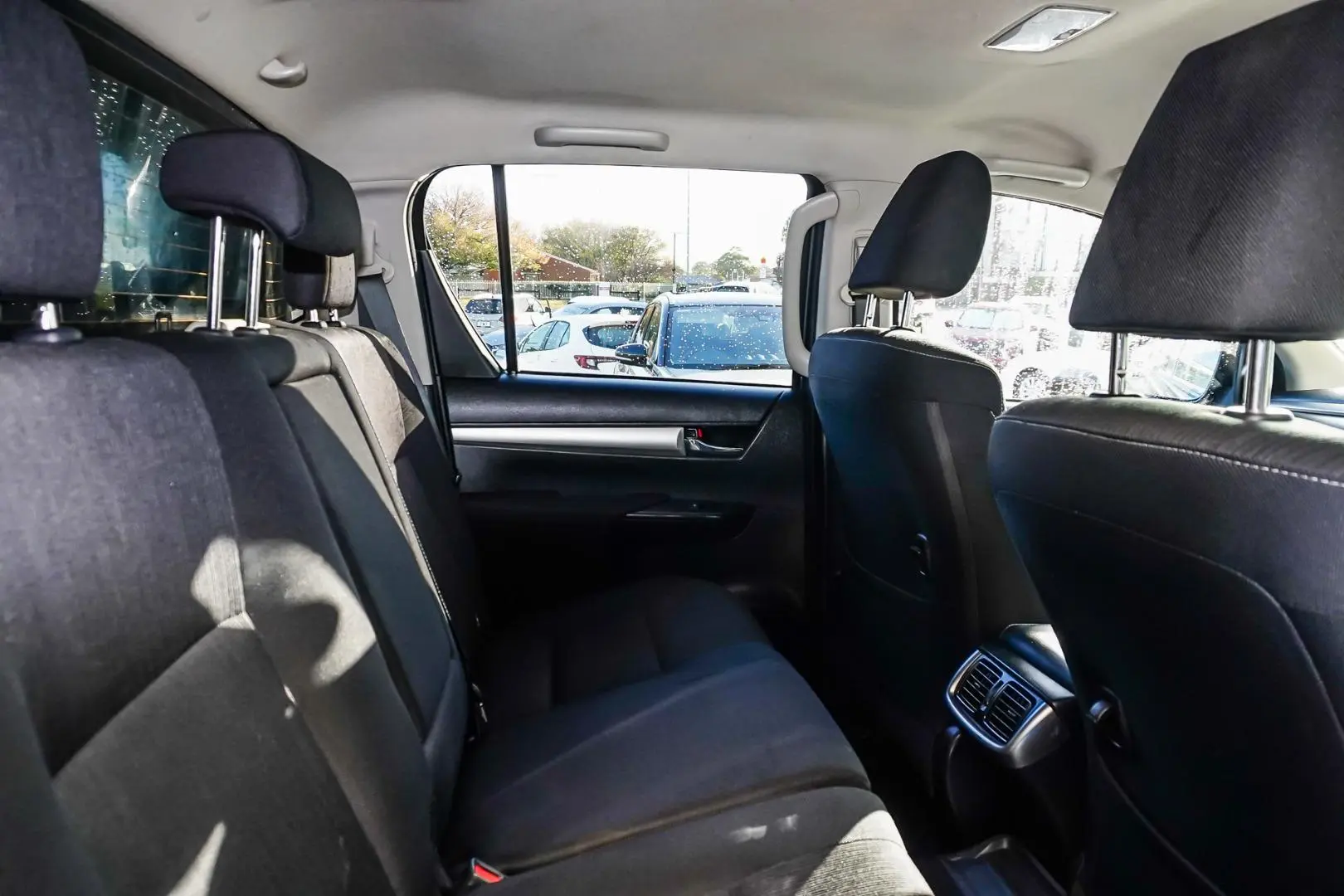 2021 Toyota Hilux Gallery Image 7