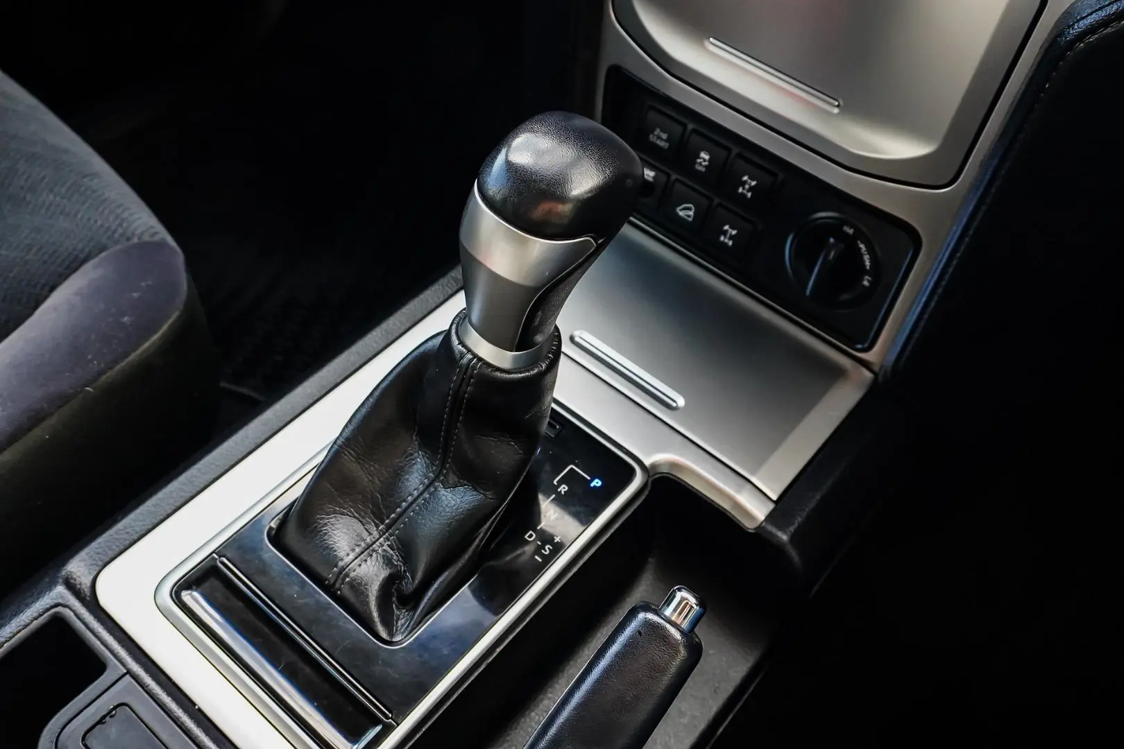 2020 Toyota Landcruiser Prado Gallery Image 18