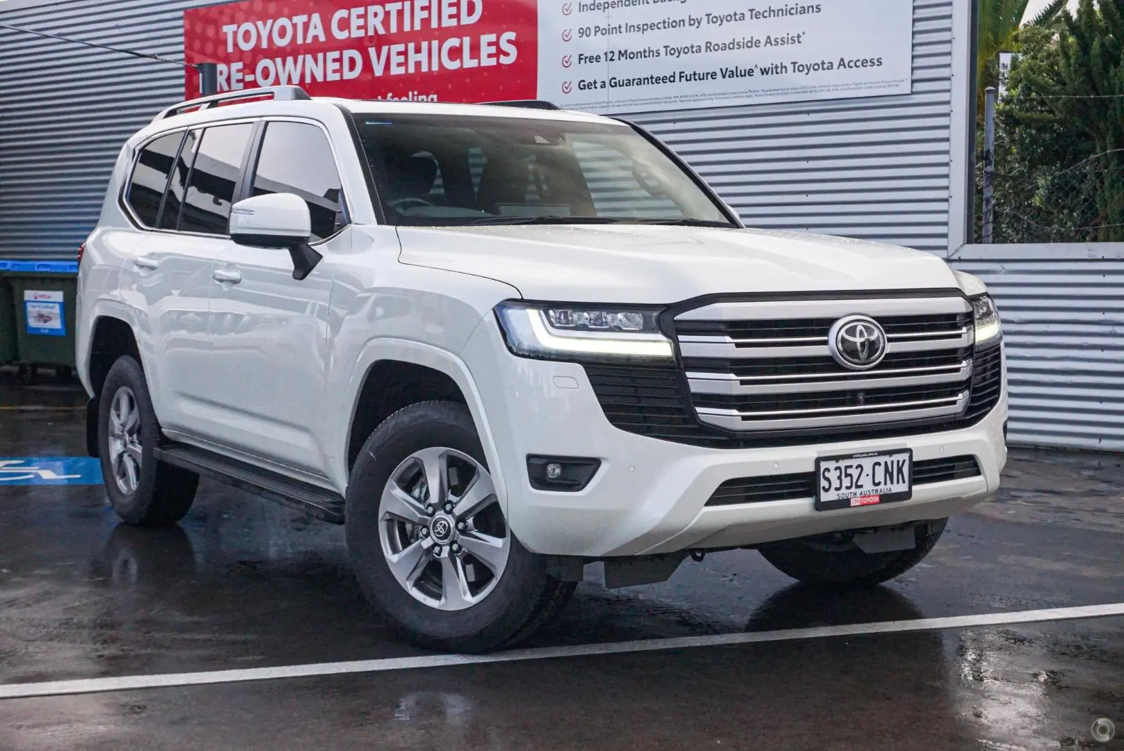 2021 Toyota Landcruiser Gallery Image 2