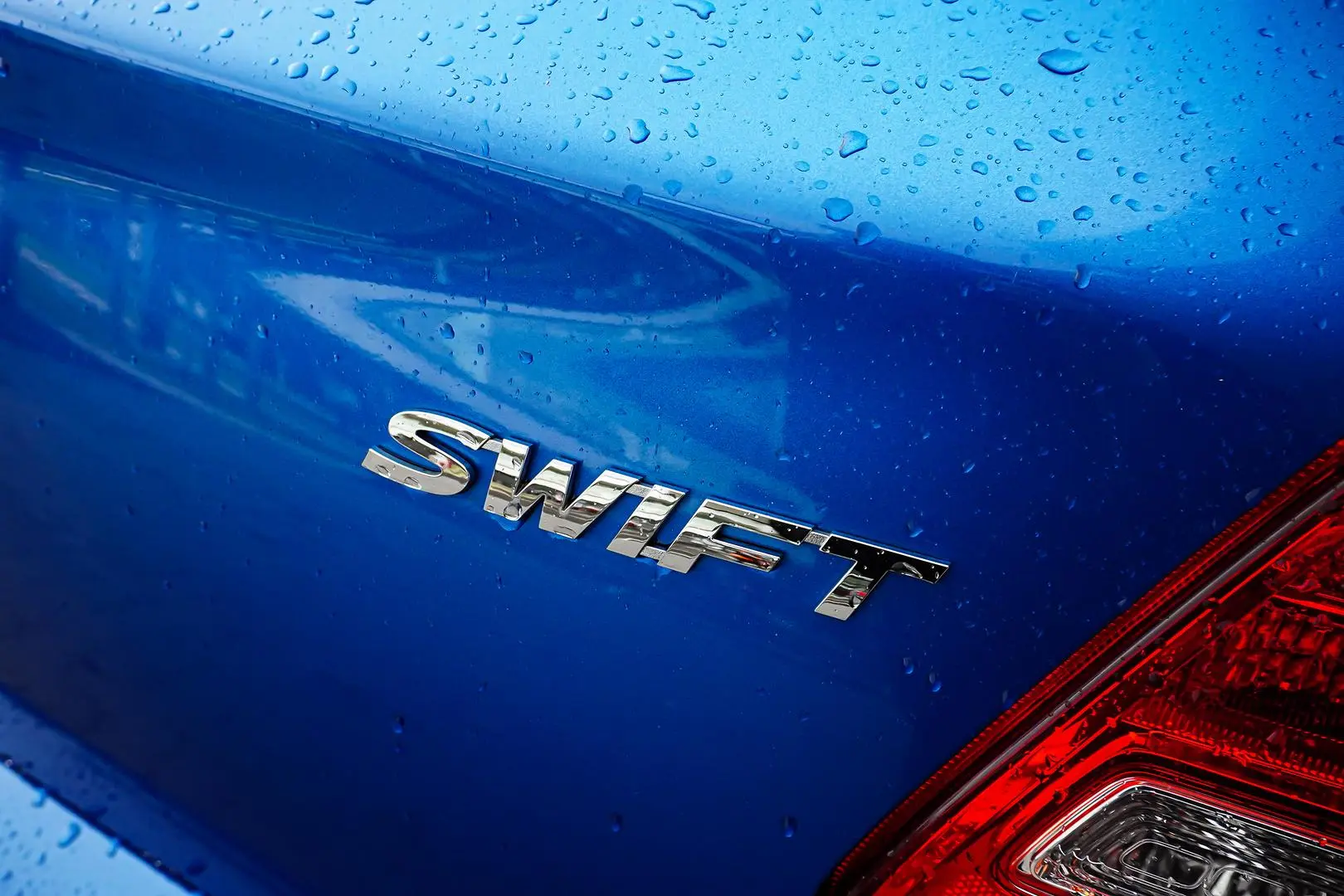 2019 Suzuki Swift Gallery Image 15