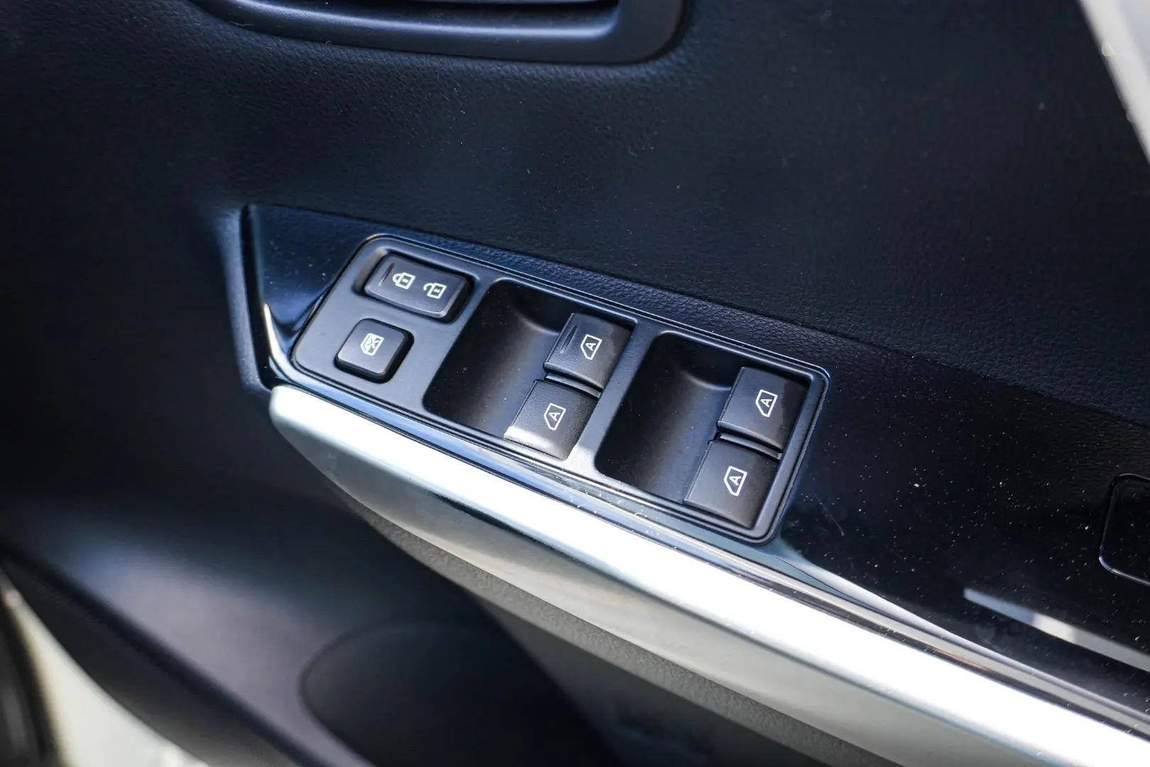 2022 Mitsubishi Pajero Sport Gallery Image 16