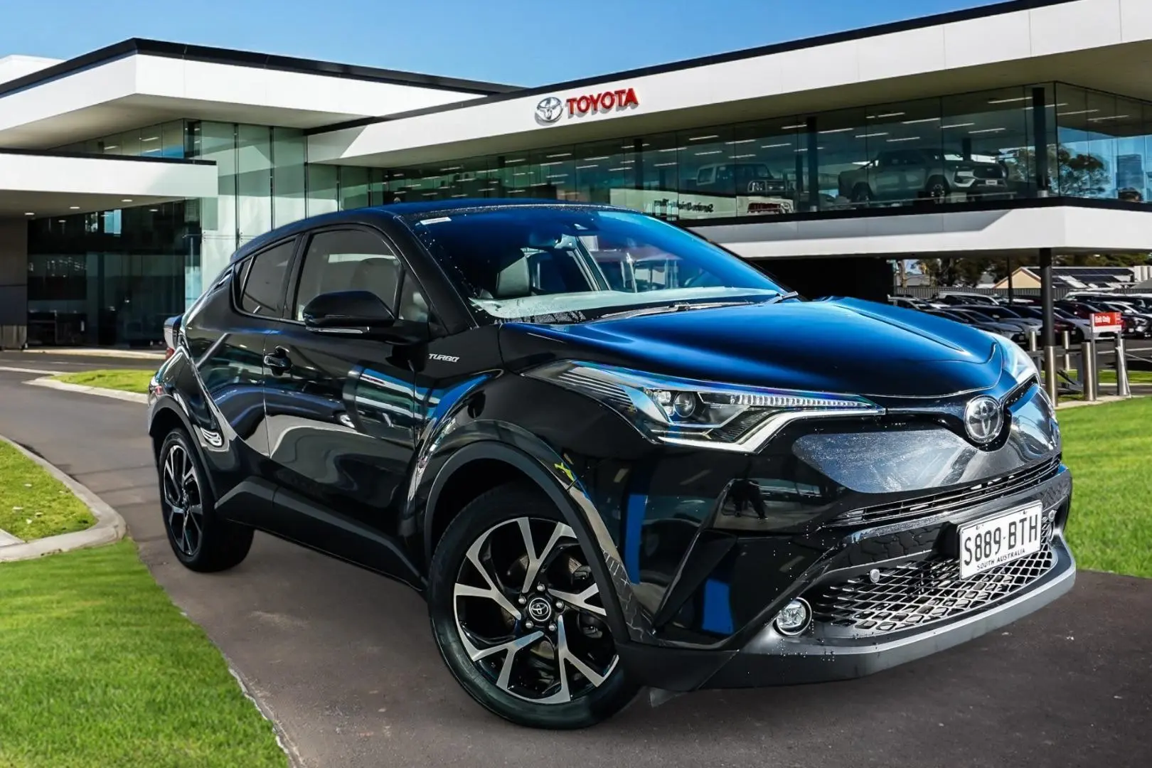 2017 Toyota C-HR Gallery Image 1