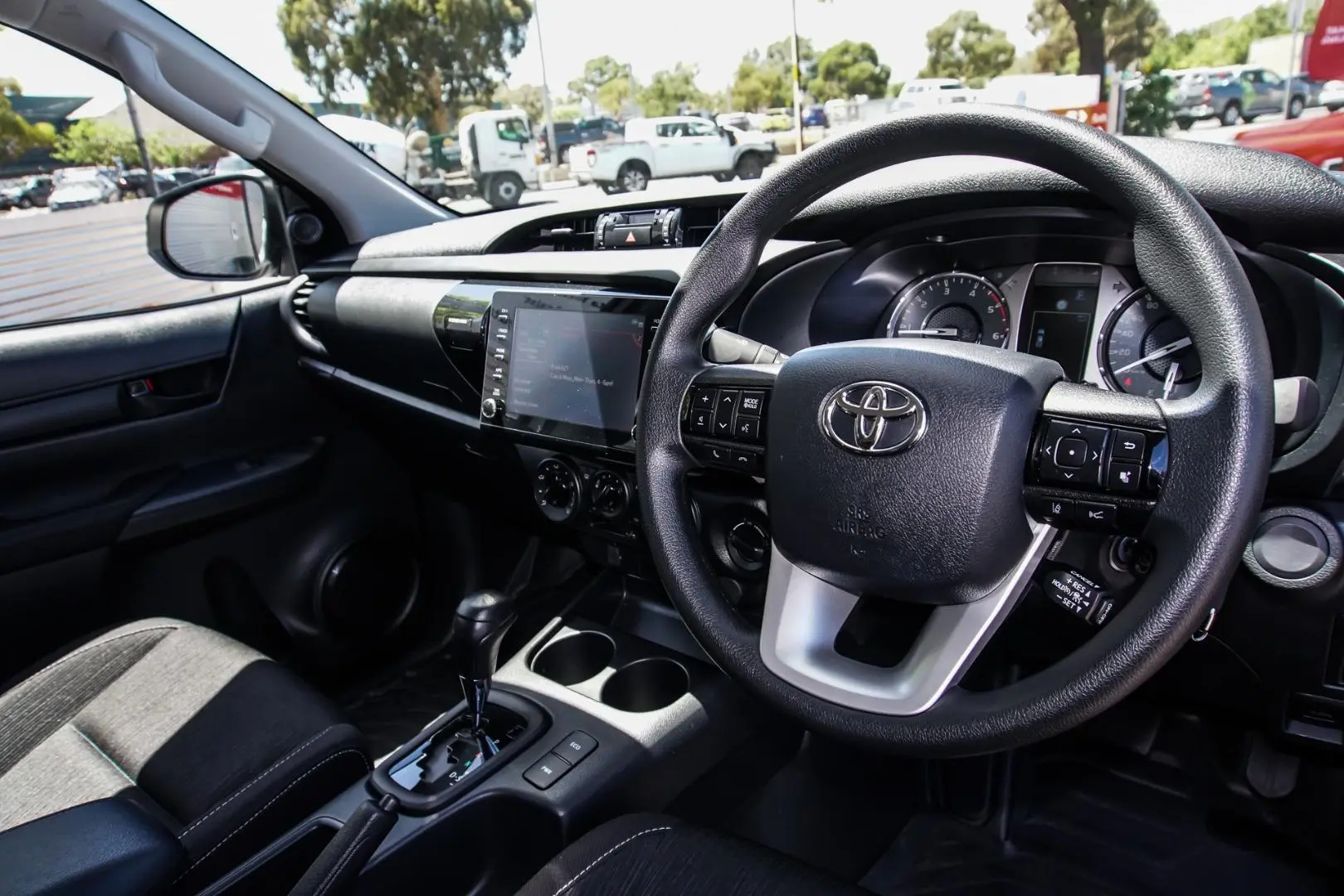 2023 Toyota Hilux Gallery Image 6