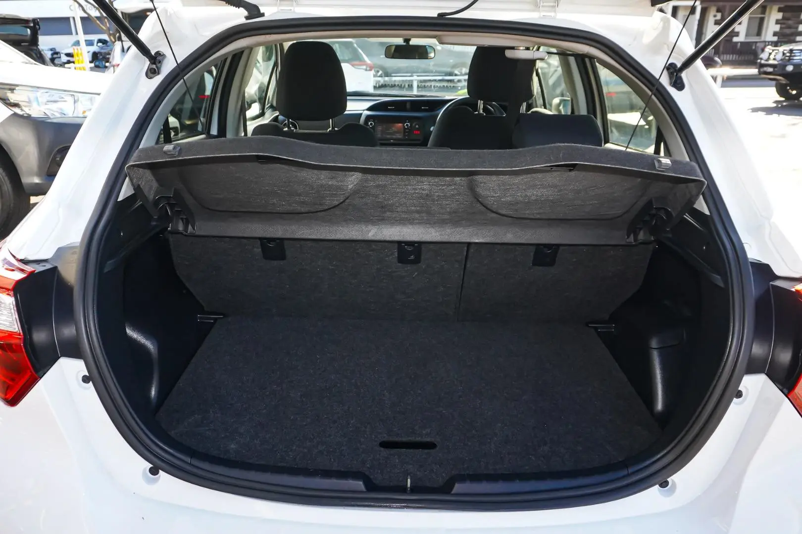 2019 Toyota Yaris Gallery Image 10
