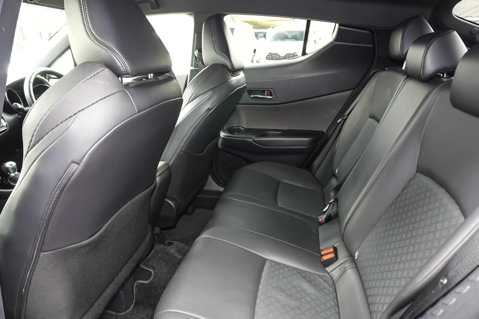 2021 Toyota C-HR Gallery Image 8