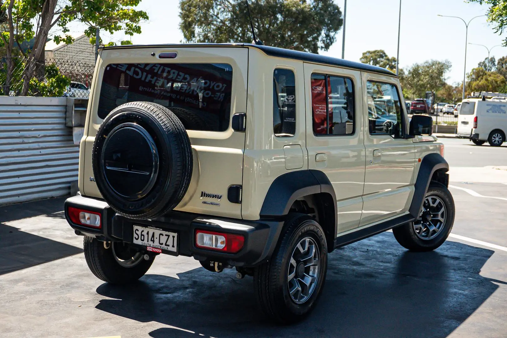2023 Suzuki Jimny Gallery Image 3