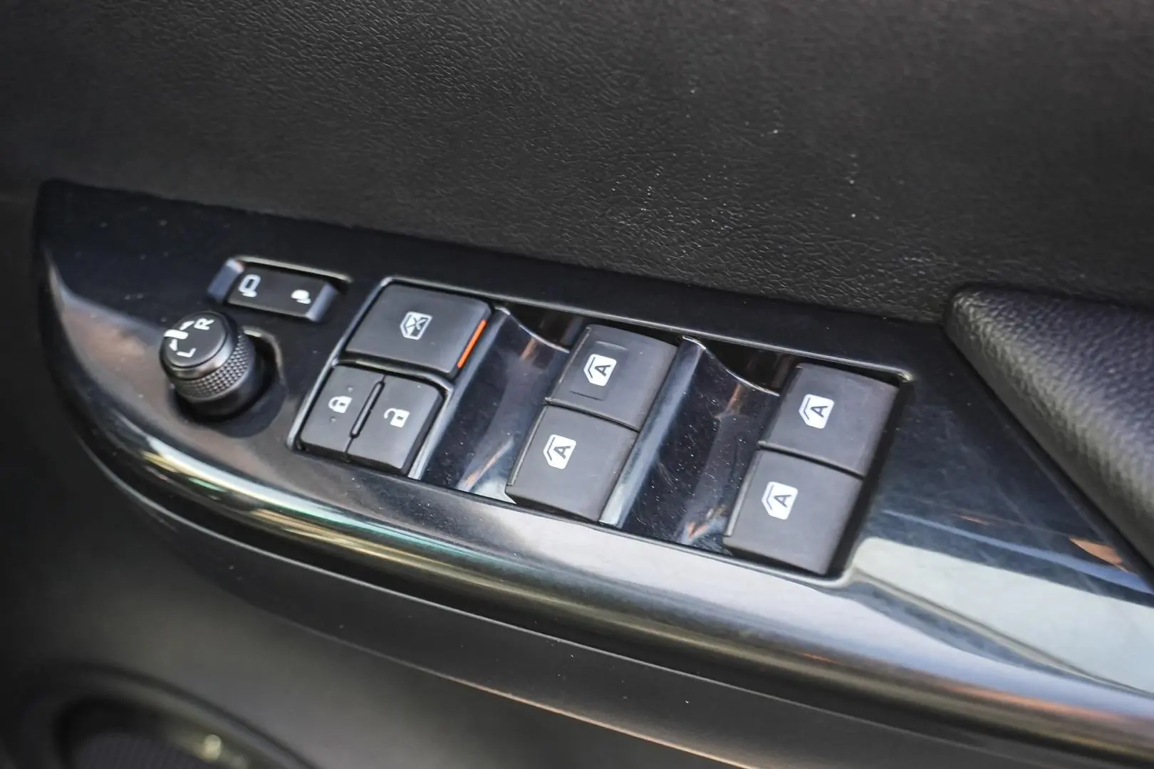 2019 Toyota Hilux Gallery Image 19