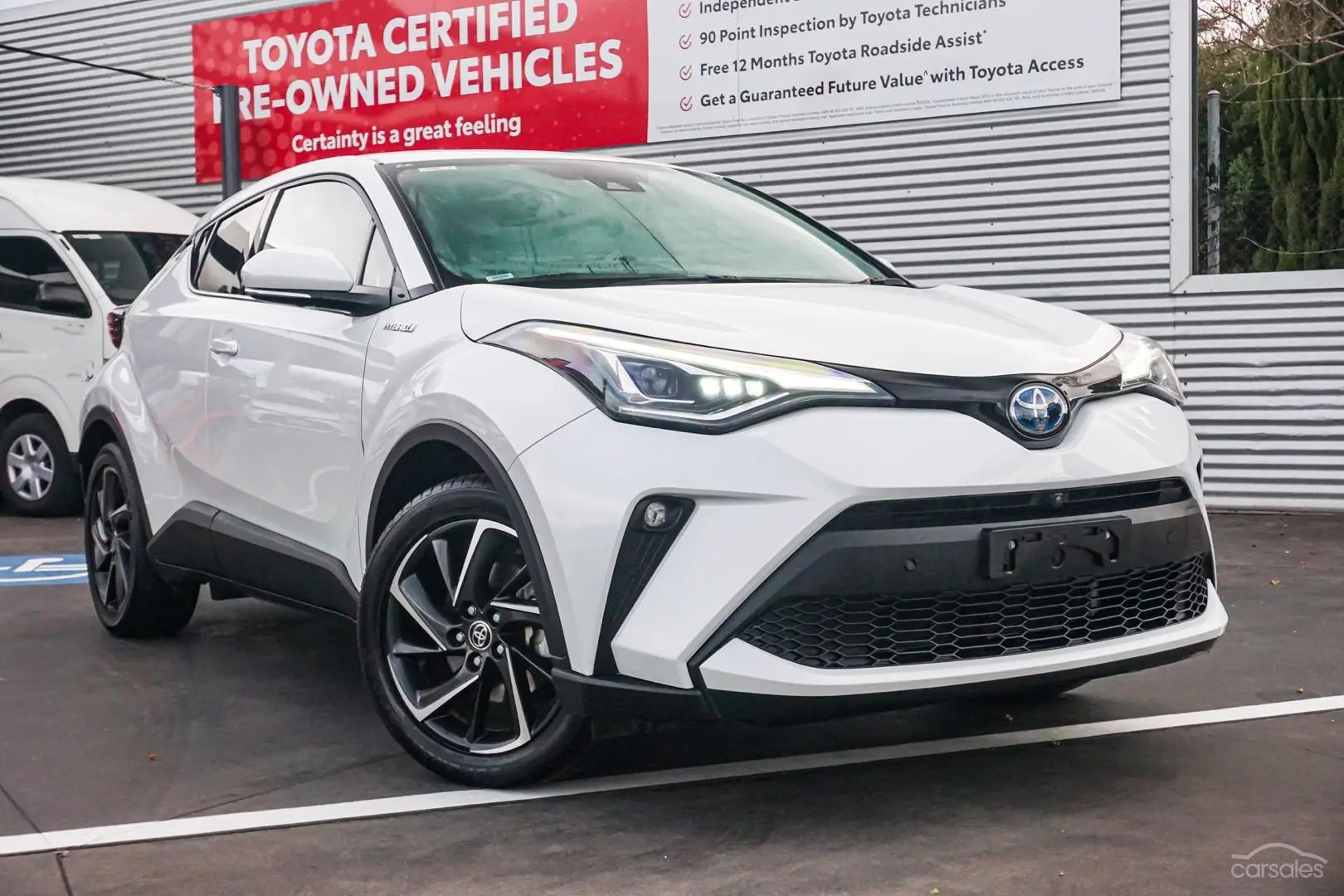 2022 Toyota C-HR Image 1