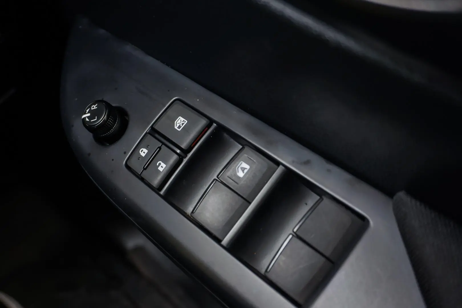 2023 Toyota Hilux Gallery Image 20